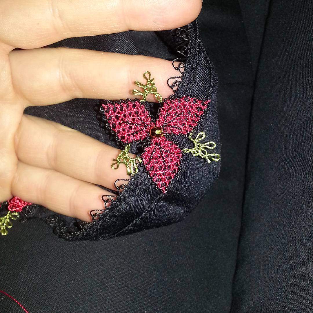 Siyah yazma oyası