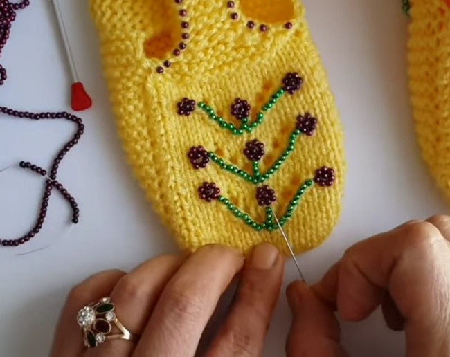 Şişle Yapılan Boncuklu Patik Modeli