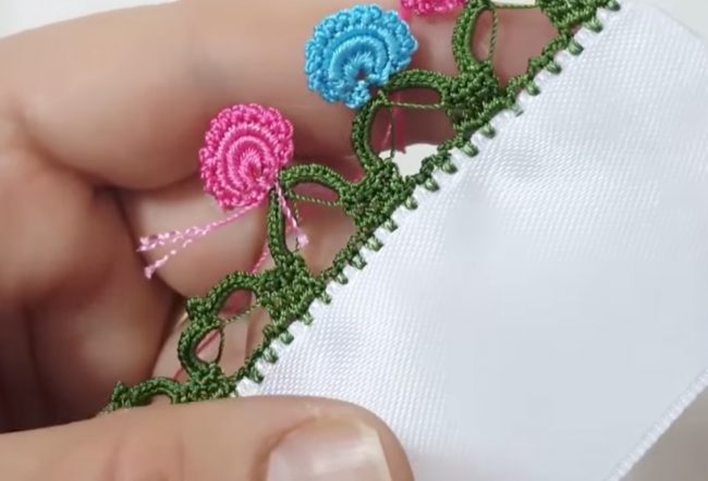 Fıstıklı Küpe Tığ Oyası